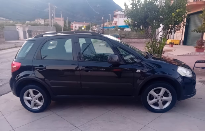 Suzuki SX4 1.9 DDiS 4WD Outdoor Line - immagine 2
