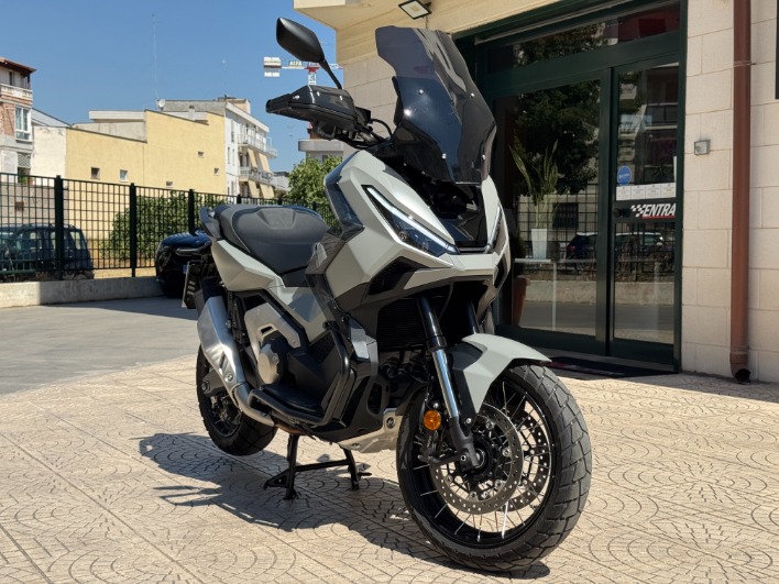 HONDA X-ADV 750 DCT MY26 - immagine 1