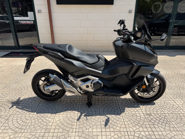 HONDA FORZA 750 - immagine 7