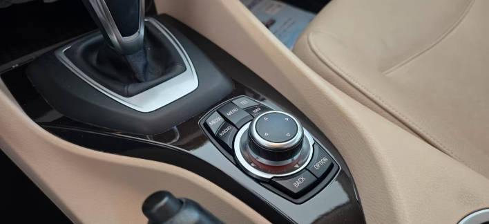 Bmw X1 sDrive20d Sport Line - immagine 3
