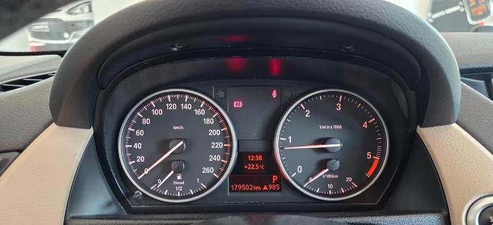 Bmw X1 sDrive20d Sport Line - immagine 2