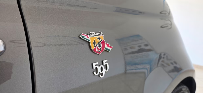 Abarth 595 Cabrio 1.4 Turbo T-Jet 160 CV Turismo - immagine 12