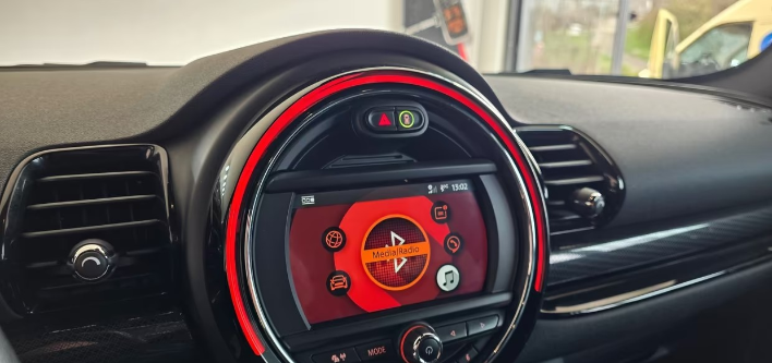Mini Cooper Clubman 2.0 D Mayfair Edition - immagine 2