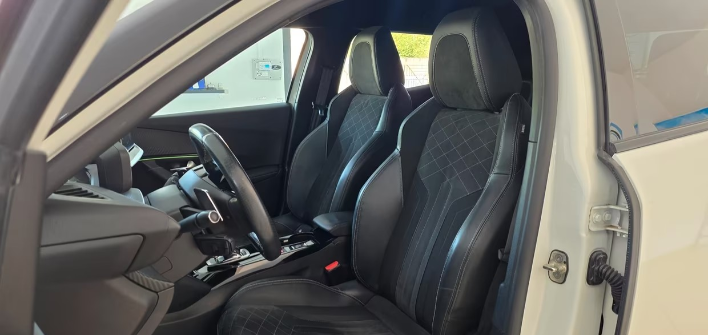 Peugeot 2008 BlueHDi 130 S&S EAT8 GT - immagine 11