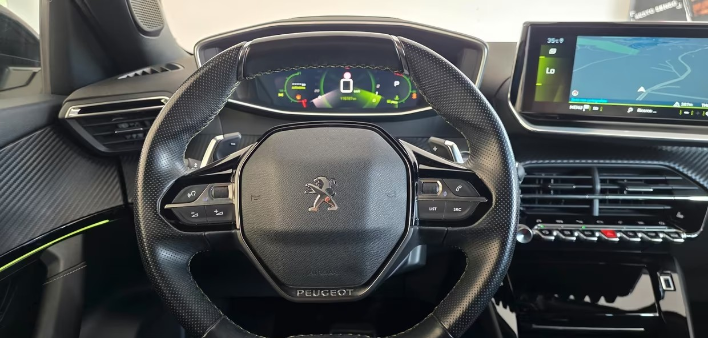 Peugeot 2008 BlueHDi 130 S&S EAT8 GT - immagine 13