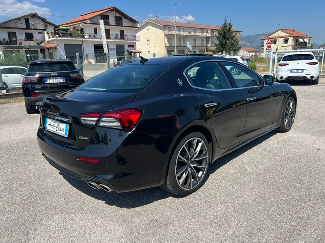 Maserati Ghibli 2.0 330CV 48v MHEV GT - immagine 3