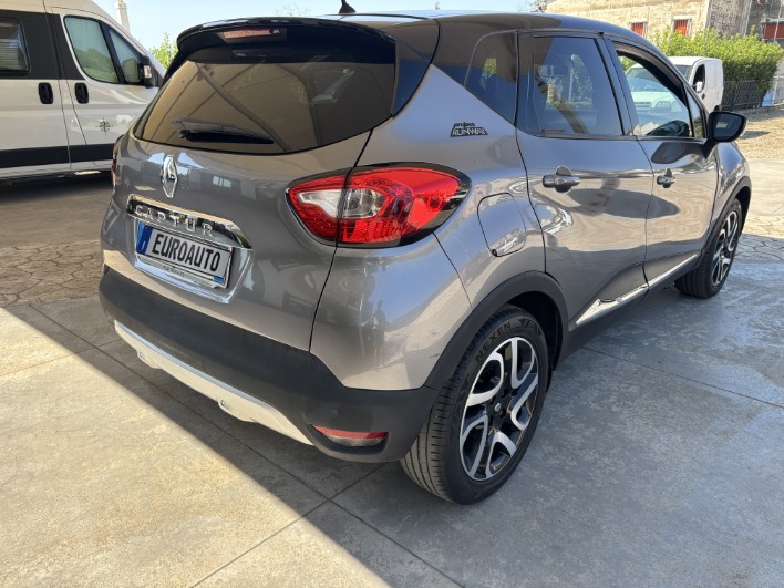 Renault Captur 1.5 dCi 90 CV EDC Project Runway - immagine 8