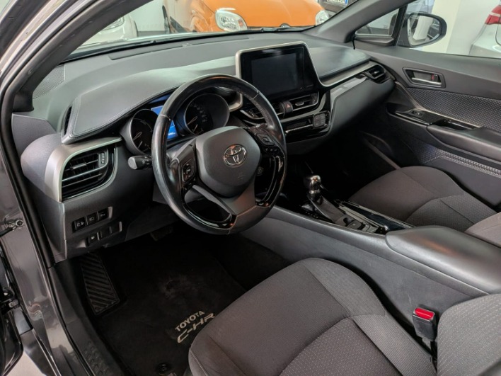 C-HR I 2016 1.8h Lounge 2wd e-cvt my18 - immagine 12