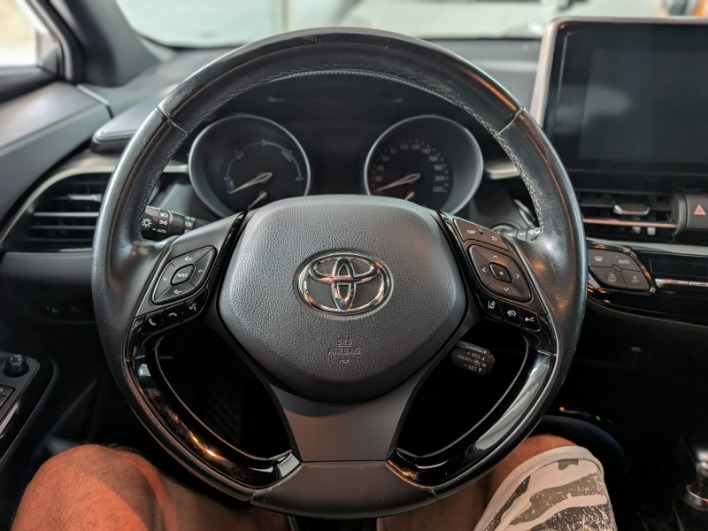 C-HR I 2016 1.8h Lounge 2wd e-cvt my18 - immagine 8