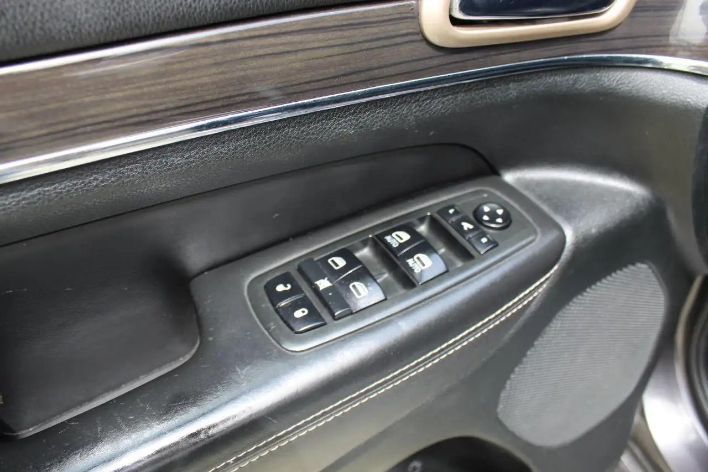 Jeep Grand Cherokee 3.0 V6 CRD 250 CV Multijet II Overland - immagine 6