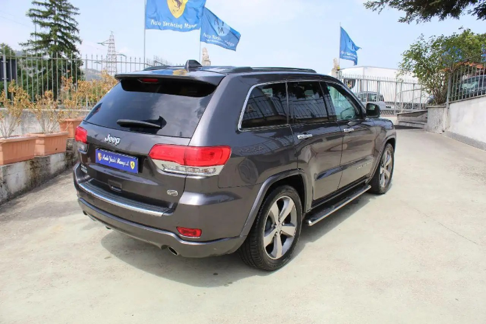 Jeep Grand Cherokee 3.0 V6 CRD 250 CV Multijet II Overland - immagine 11