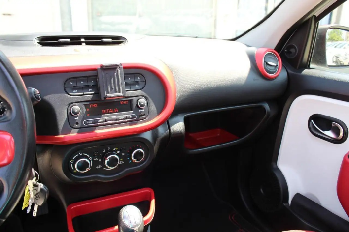 Renault Twingo TCe 90 CV S&S Openair - immagine 4