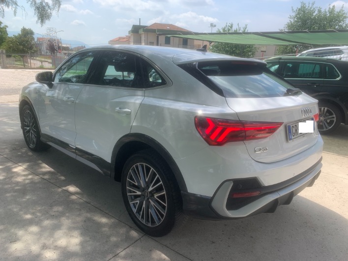 "disponibile" Audi Q3 Sprtback SLine 2.0 Tdi 150 CV - immagine 12