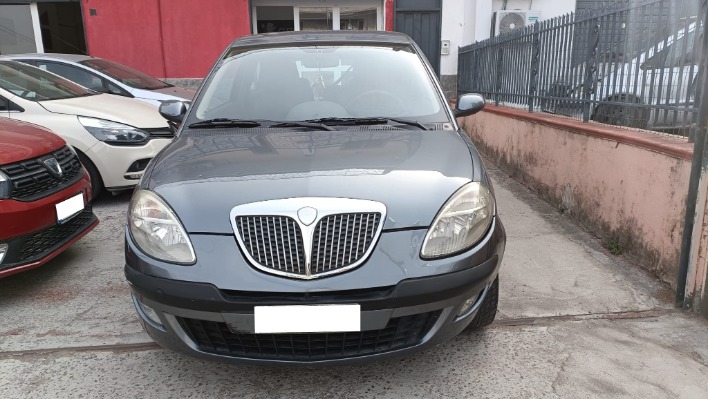 LANCIA YPSILON 1.2 ARGENTO - immagine 1
