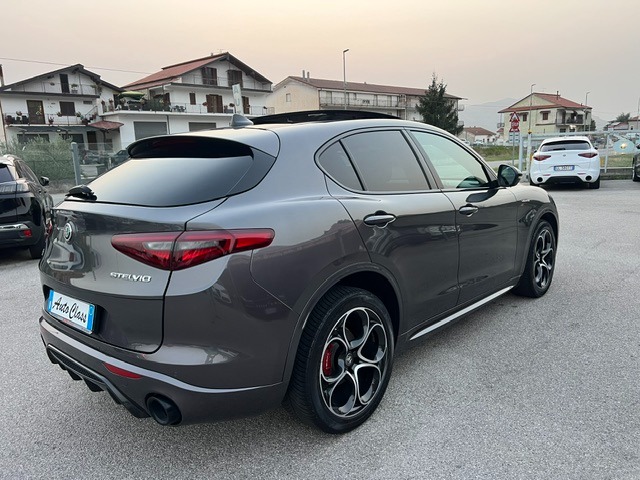 Alfa Stelvio 2.2 TD 210CV AT8 Q4 Veloce Tetto Apribile - immagine 3
