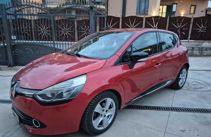 Renault Clio dCi 8V 90CV EDC Start&Stop 5 porte En - immagine 12
