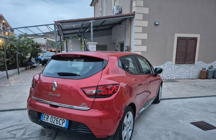 Renault Clio dCi 8V 90CV EDC Start&Stop 5 porte En - immagine 11