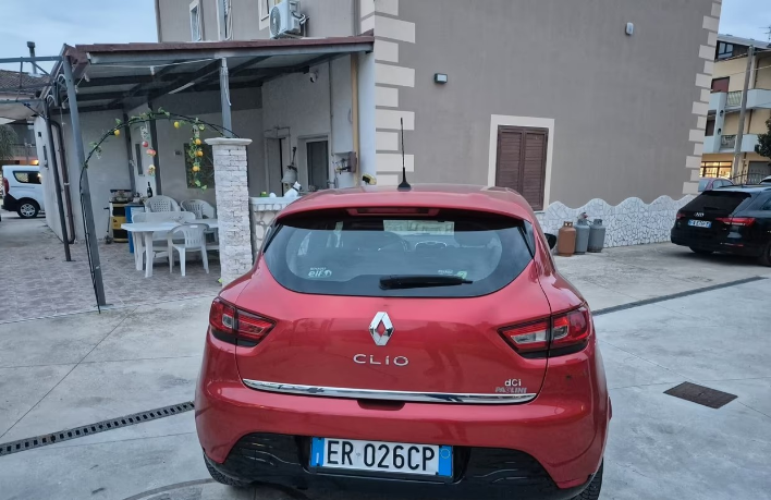 Renault Clio dCi 8V 90CV EDC Start&Stop 5 porte En - immagine 10