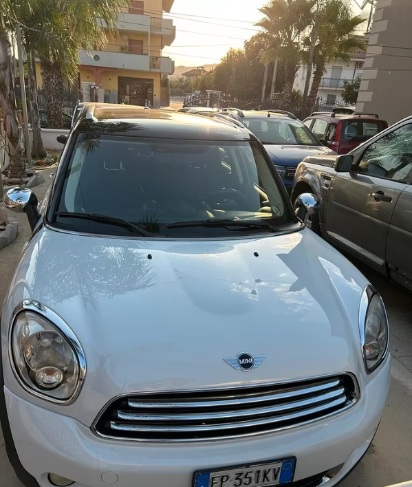 Mini Cooper Countryman 1.6 One D - immagine 10