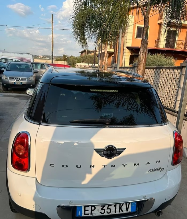 Mini Cooper Countryman 1.6 One D - immagine 8