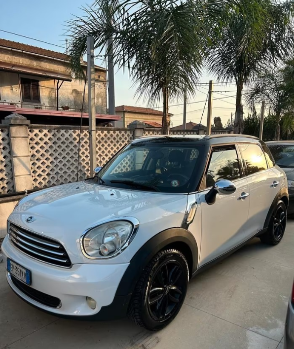 Mini Cooper Countryman 1.6 One D - immagine 5