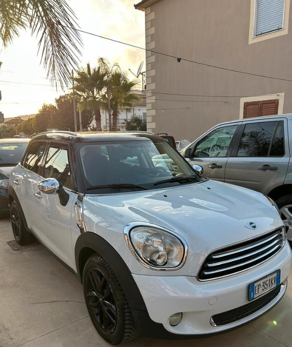 Mini Cooper Countryman 1.6 One D - immagine 11