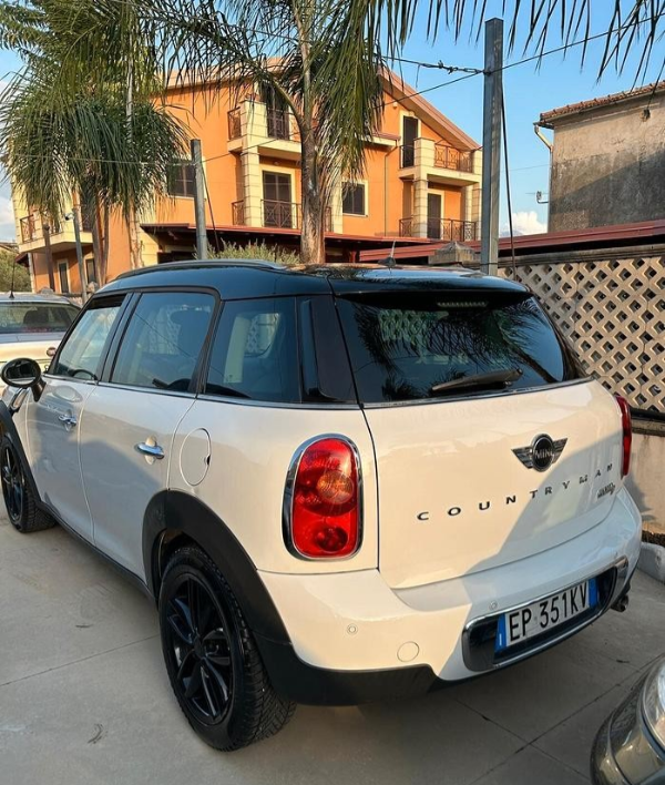 Mini Cooper Countryman 1.6 One D - immagine 12