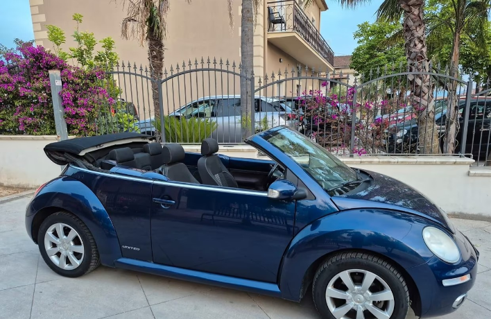 Volkswagen New Beetle 1.4 16V Cabrio - immagine 13