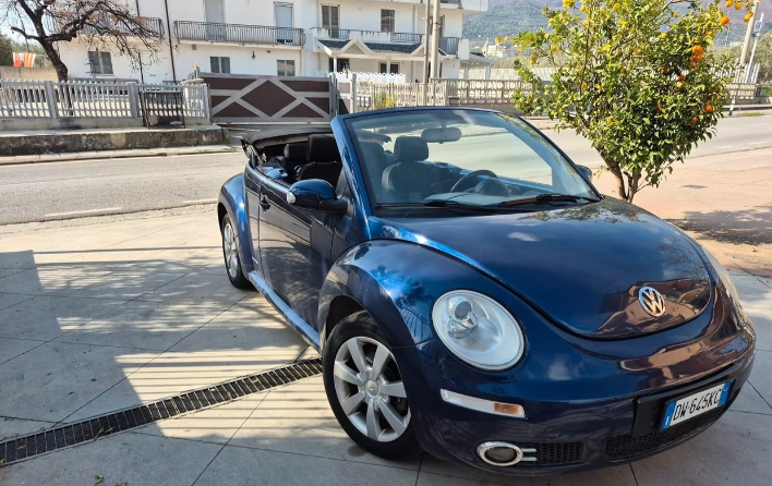 Volkswagen New Beetle 1.4 16V Cabrio - immagine 10