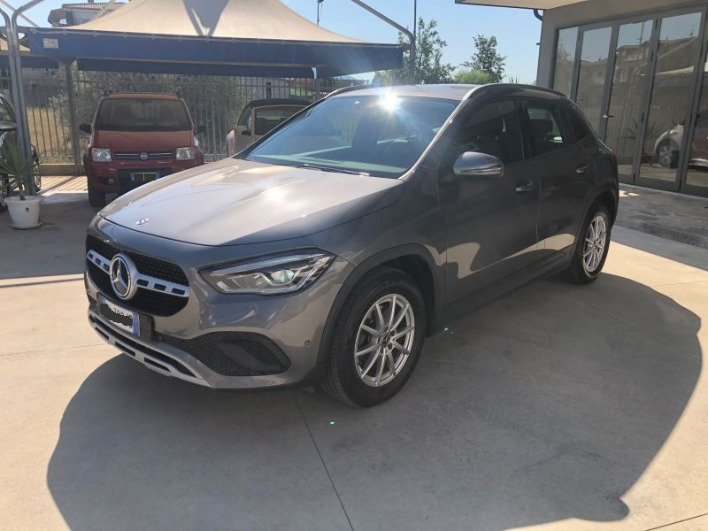 Mercedes-Benz GLA 200d Automatic 2022 - immagine 3
