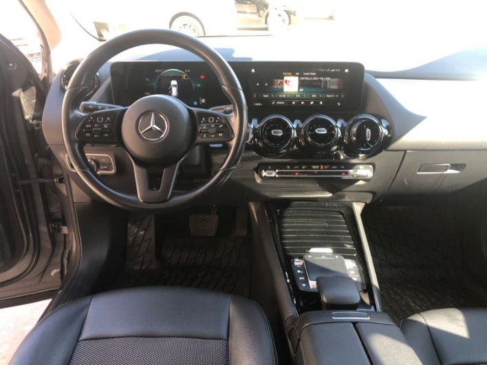 Mercedes-Benz GLA 200d Automatic 2022 - immagine 9