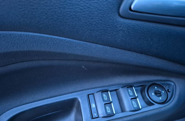 Ford C-Max 1.5 TDCi 120CV Start&Stop Titanium - immagine 4