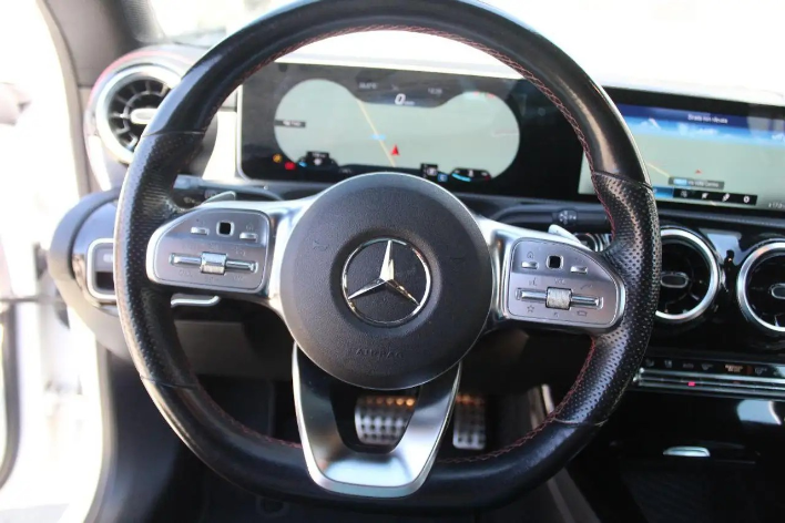 Mercedes-Benz CLA 200 d Aut. Shooting Brake Sport - immagine 4