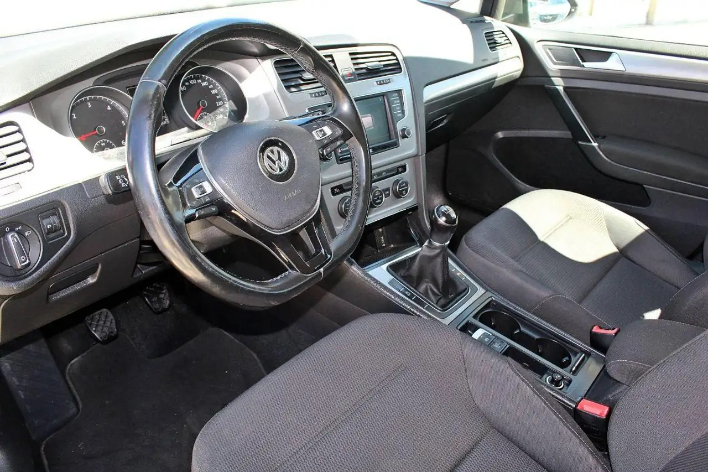 Volkswagen Golf 1.6 TDI 110CV 5p. Sport Edition BMT - immagine 6
