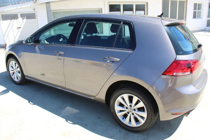 Volkswagen Golf 1.6 TDI 110CV 5p. Sport Edition BMT - immagine 9