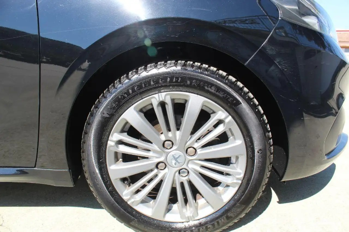 Peugeot 208 PureTech 82 3p. GPL Access - immagine 10