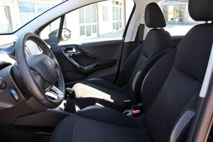Peugeot 208 PureTech 82 3p. GPL Access - immagine 5