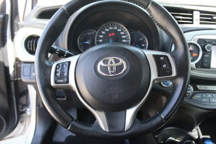 Toyota Yaris 1.5 Hybrid 5p. Style - immagine 3