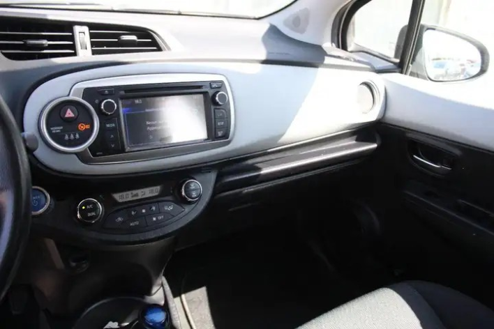 Toyota Yaris 1.5 Hybrid 5p. Style - immagine 2