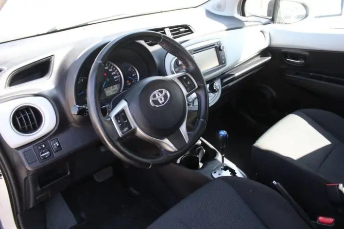 Toyota Yaris 1.5 Hybrid 5p. Style - immagine 4