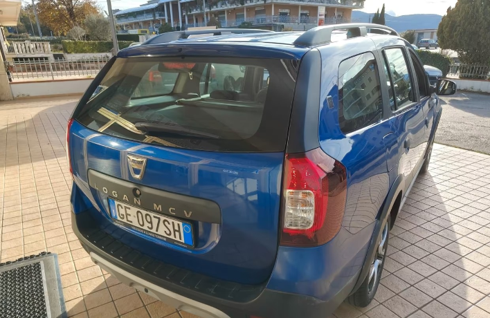 Dacia Logan MCV Stepway 1.5 Blue dCi 95CV Start&St - immagine 1