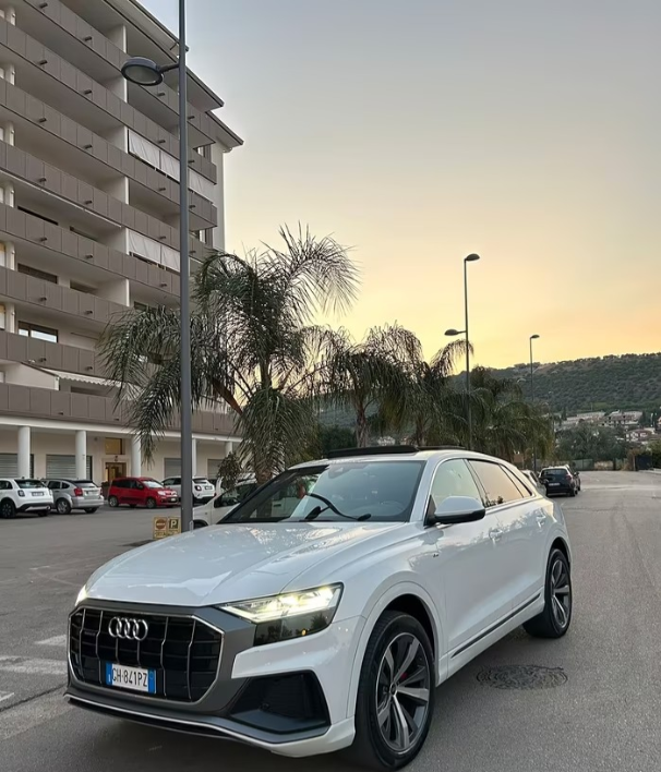 Audi Q8 50 TDI 286 CV quattro tiptronic Sport - immagine 13
