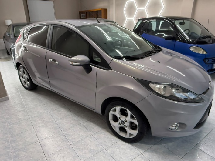 Ford Fiesta 1.4 tdci 2012 - immagine 1