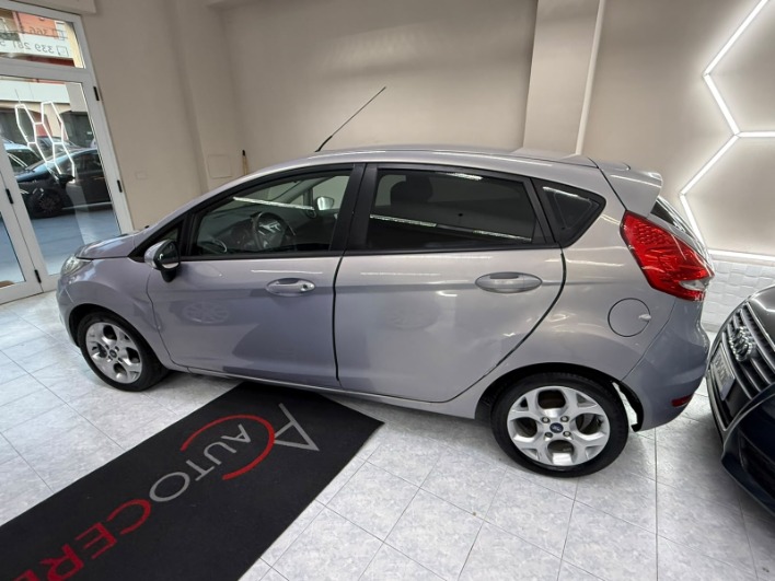 Ford Fiesta 1.4 tdci 2012 - immagine 2