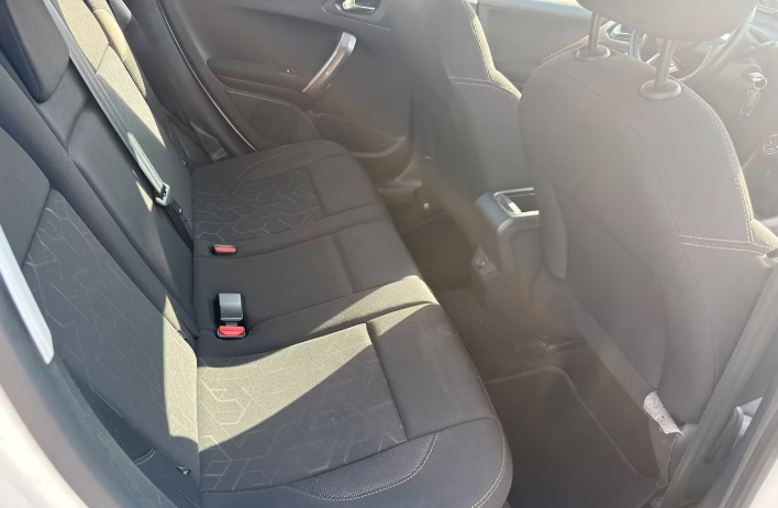 Peugeot 2008 BlueHDi 100cv - immagine 5
