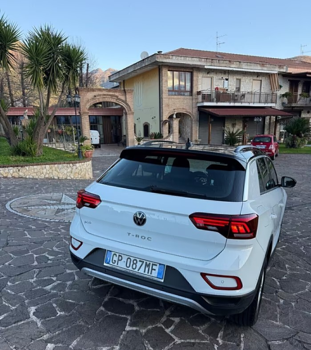 Volkswagen T-Roc 2.0 TDI SCR 150 CV DSG R-Line 202 - immagine 7