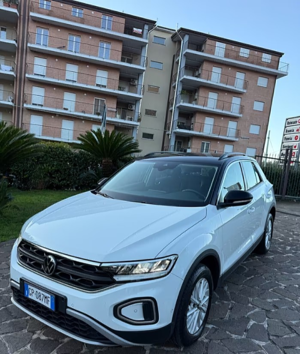 Volkswagen T-Roc 2.0 TDI SCR 150 CV DSG R-Line 202 - immagine 6