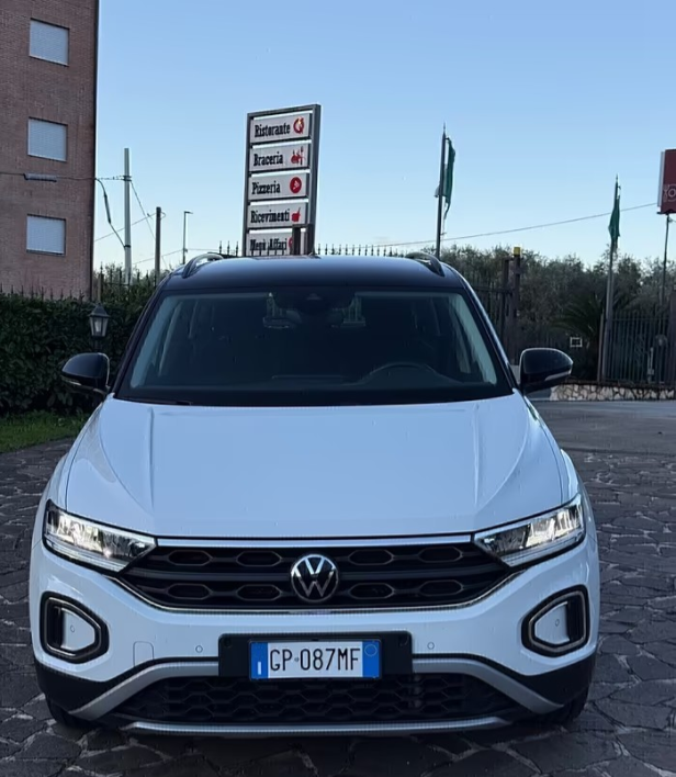 Volkswagen T-Roc 2.0 TDI SCR 150 CV DSG R-Line 202 - immagine 11