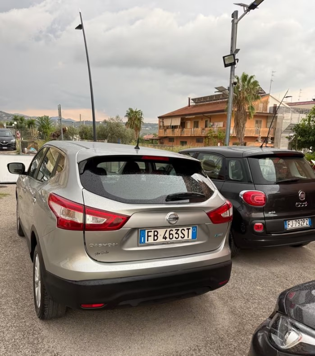Nissan Qashqai 1.5 Diesel 11-2015 - immagine 12