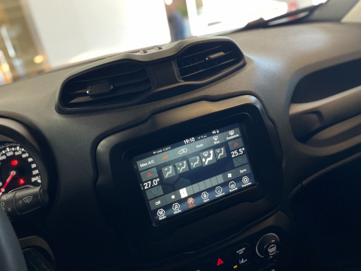 Jeep Renegade 1.0 T3 120cv versione Limited 2WD - immagine 3